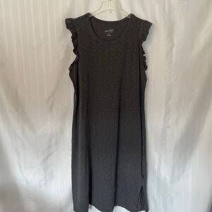 Universal Thread  Women's Size 1X Gray Crewneck Knit Dress  Burnout material